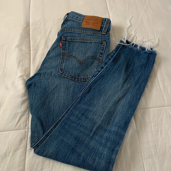 Levis Jeans - Picture 7 of 7
